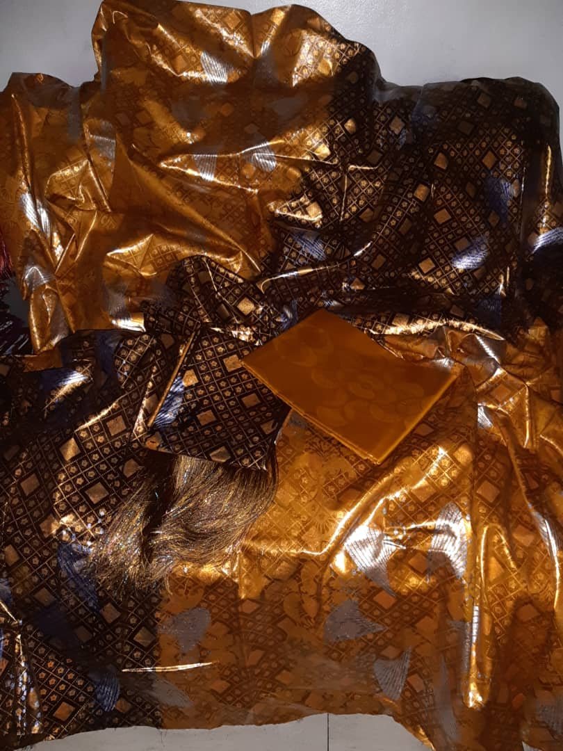 Boubou VIP jaune or bazin riche du Mali