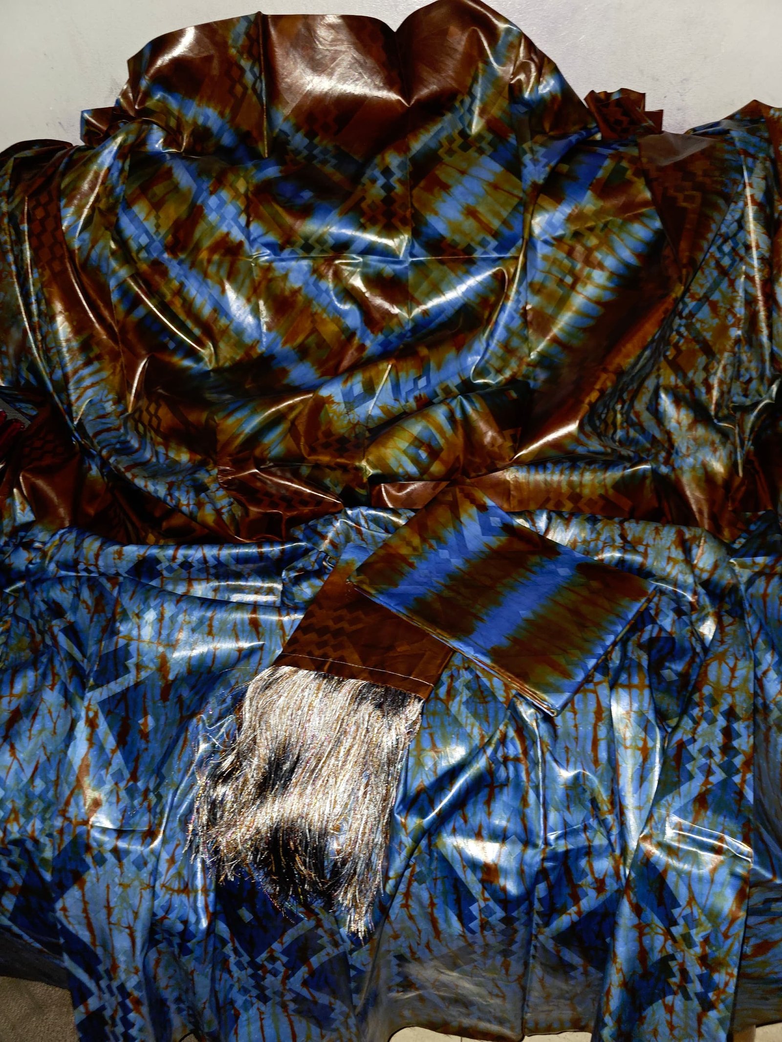 Bazin riche du Mali teinture artisanale siri marron et turquoise