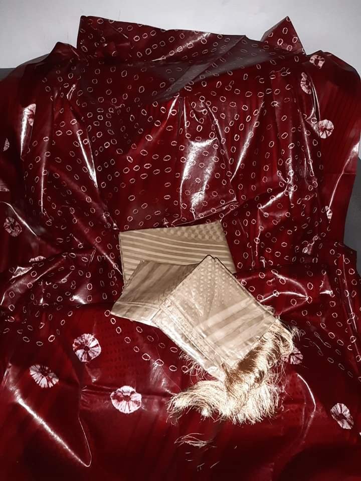 Bazin riche du Mali attaché rouge intense