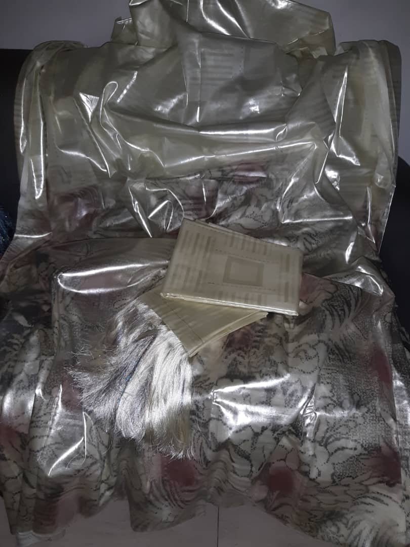 Prestigieux boubou de céremonie bazin riche Laban