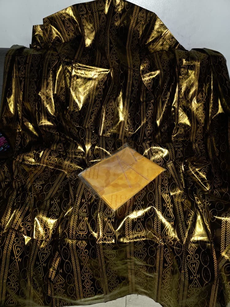 VIP aux motifs imitation aiguille en polman jaune or