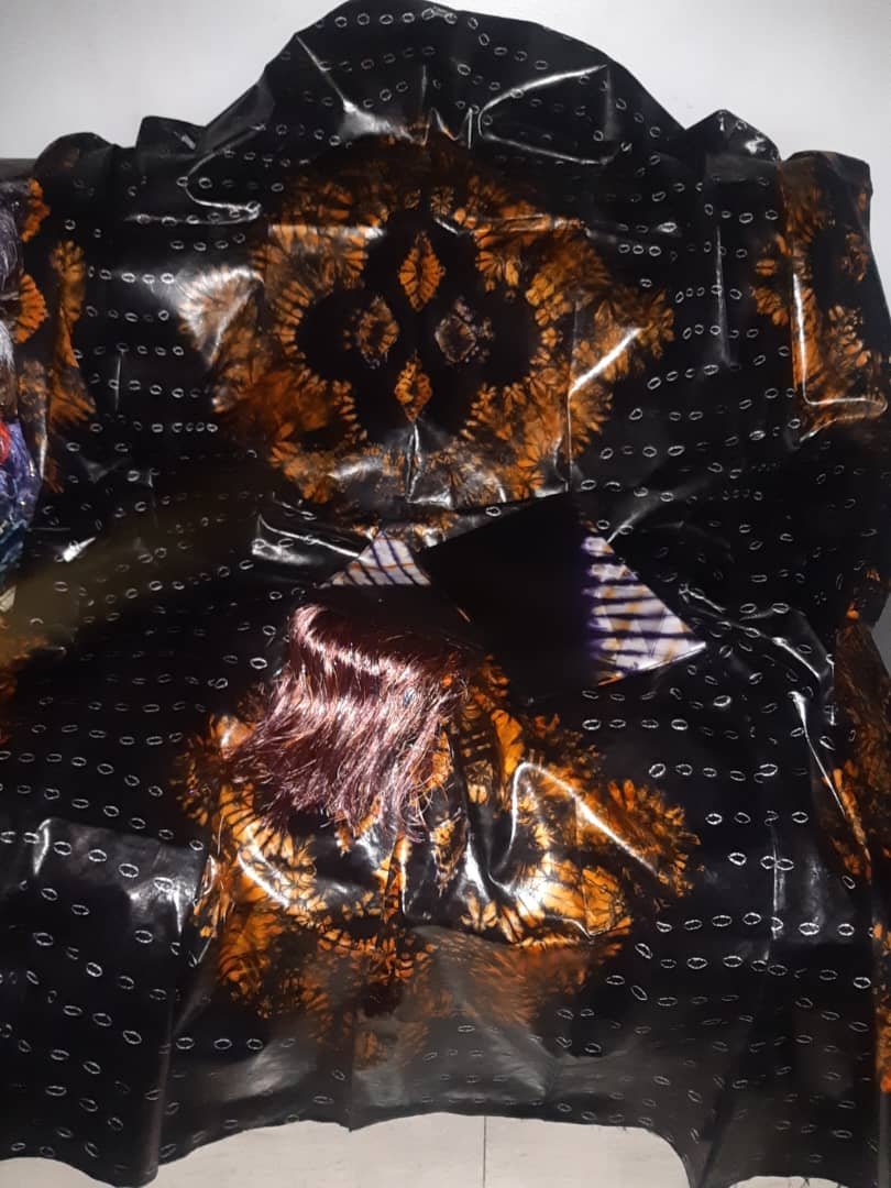 Mode traditionnal bazin from Mali siri aubergine color