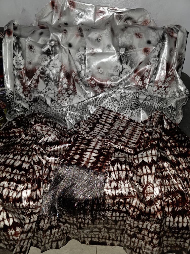 Elegance de la mode Africaine boubou mixte siri laban marron